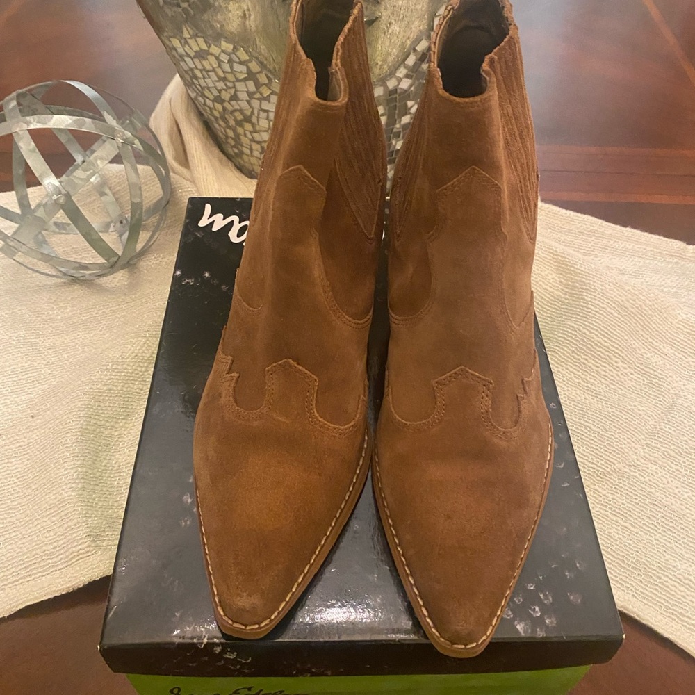Winona Hazelnut Suede Booties